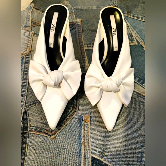 ZARA NWOT  WHITE Kitten HEELS - Picture 1 of 9